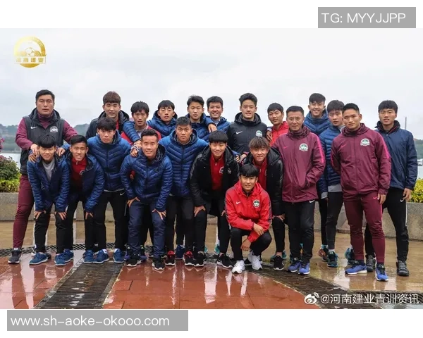 韩国足球明星小哥的成长之路与梦想追逐的精彩故事 韩国足球明星小哥的成长之路与梦想追逐的精彩故事
